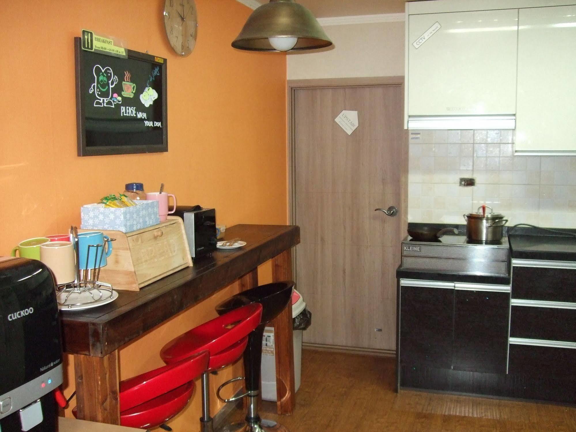 Birdsnest Hostel Hongdae Foreigner Only Seul Dış mekan fotoğraf